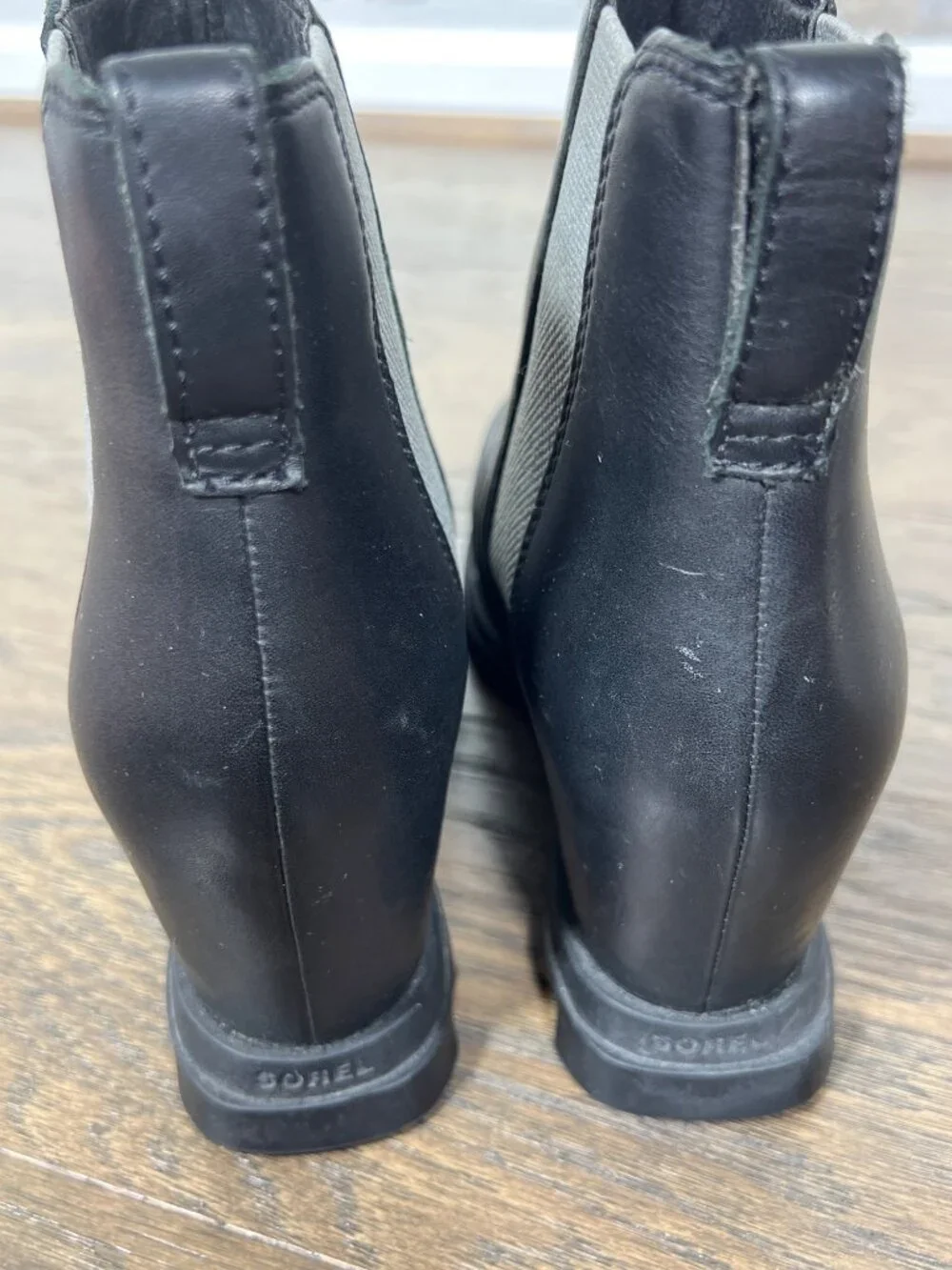 SOREL Joan of Arctic Wedge III Leather Chelsea Boot Black Sz 8 LL6011-010 EUC